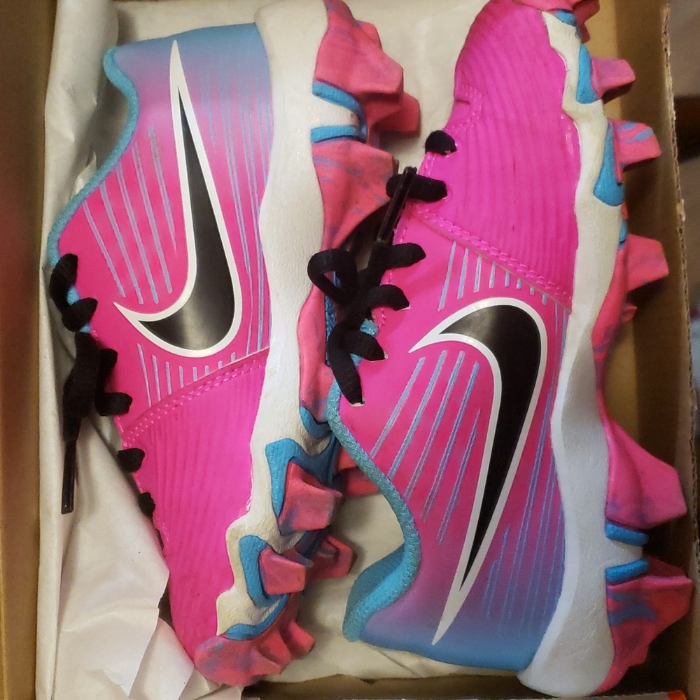 Toddler girl nike cleats